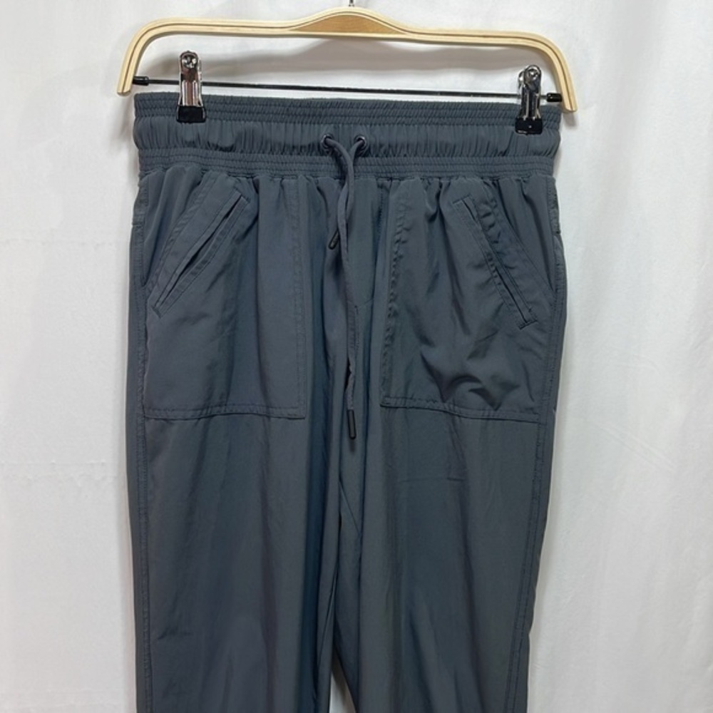 🦜 Prana gray cropped joggers, athletic pants